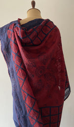 Pallu laid over the shoulder