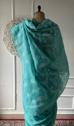 Load image into Gallery viewer, Pallu folded over the shoulder, work visible