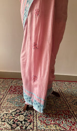 Pallu laid over the shoulder