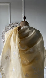 Load image into Gallery viewer, Close view of the stitchwork on the pale yellow saree