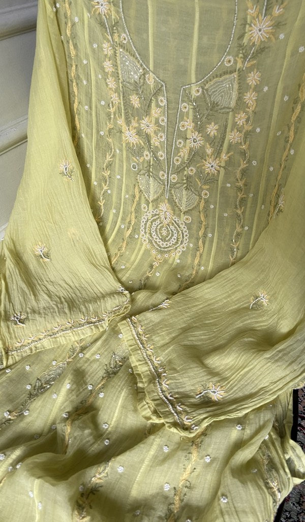 dupatta detail with the border work