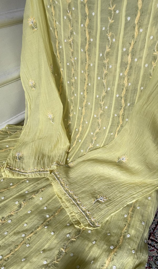 border and hem of the dupatta