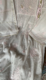 Haath ki jaali worked into the kurta