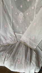 Dupatta border detail