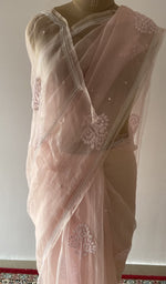 Close look at the do taar and teen taar chikankari motifs on pallu and allover