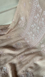 将图像加载到图库查看器中， Gala of the nude kurta piece, worked in fine chikankari