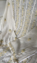 将图像加载到图库查看器中， border and hem of the dupatta
