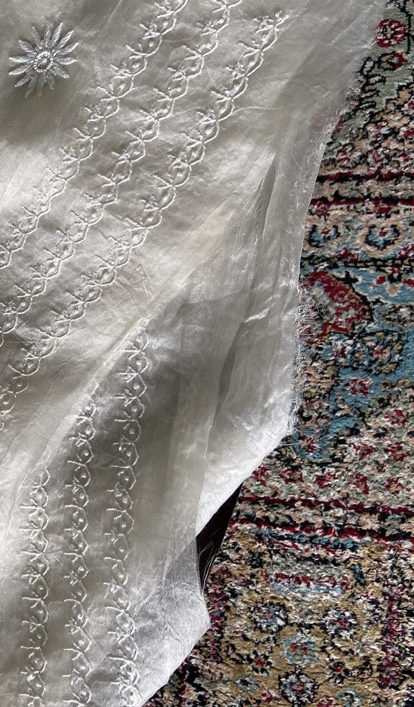 fine do and teen taar chikankari across the kurta