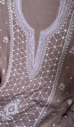 Load image into Gallery viewer, close view of the hand embroidery, mauve brown pure mul chanderi