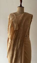 Border along the edge, fine chikankari on border pallu and allover