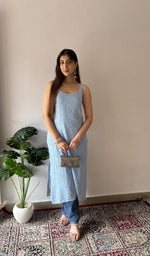 Back of the 2 pc stitched kurta set