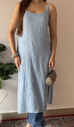 Sleeve and hem detail