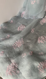 Close look at the fine do taar and teen taar chikankari