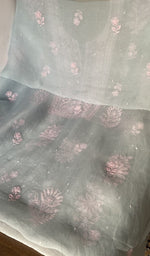 Dupatta border detail