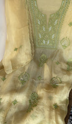 Kurta front laid out with the dupatta over it