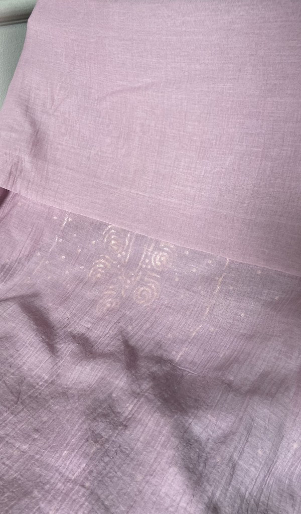 Work across the body of the kurta piece