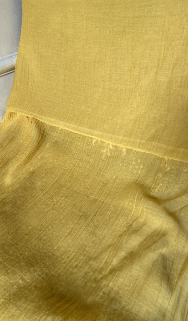 Work across the body of the kurta piece