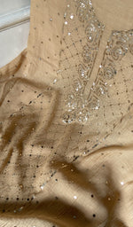 将图像加载到图库查看器中， Gala of the beige kurta piece, worked in fine chikankari