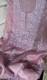 将图像加载到图库查看器中， Close view of the chikankari on the dusty pink kurta