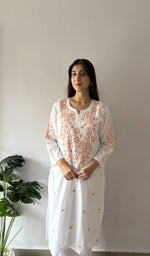 Neckline and placket in close up