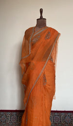 Saree on the mannequin, three quarter view