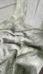 close view of the fine chikankari with haath ki jaali