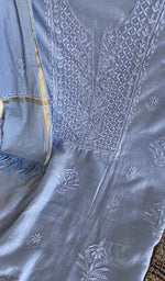 Sleeve and border detail