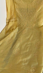 Dupatta laid over the kurta, pure mul chanderi