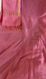 Pink mul chanderi kurta, close view of the embroidery