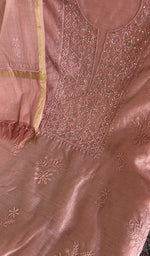 Stitch detail on the onion pink mul chanderi kurta