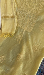Sleeve and border detail