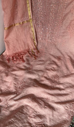 Kurta front laid out with the dupatta over it