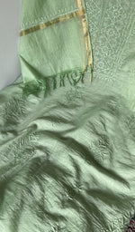 Dupatta laid over the kurta, pure mul chanderi