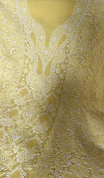 thread detail on the kurta piece