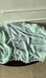 bottom laid out, mint cotton