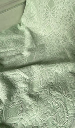 close view of the fine jaaldar chikankari with haath ki jaali