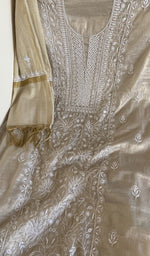 Dupatta laid over the kurta, pure tissue chanderi