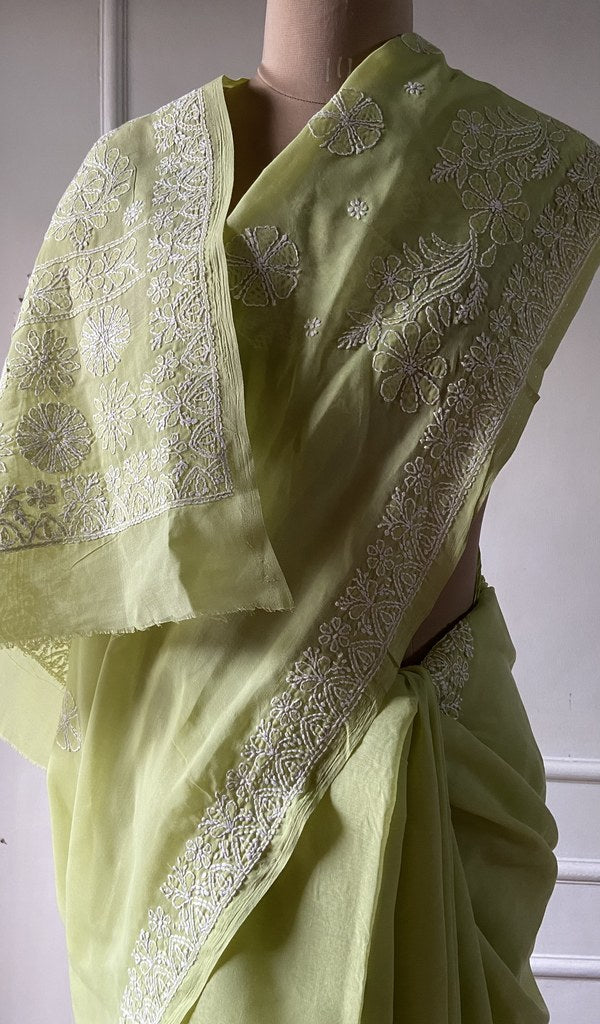 Chikankari on the pallu, seen close