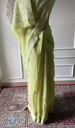 将图像加载到图库查看器中， Body of the lime green saree, chikankari across the ground