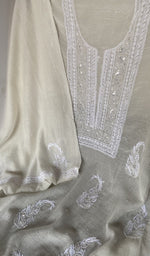 The folded set, kurta on top