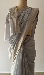 The drape seen from the front