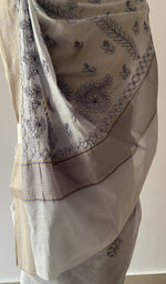 Close on the body of the saree