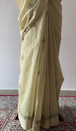 Fine chikankari on border and pallu across the pallu