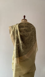 The drape from the back
