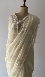 The drape seen from the front