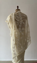 Close on the body of the saree