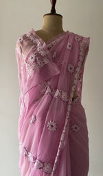 Border along the edge, fine chikankari on border and pallu