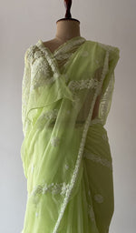 Border along the edge, fine chikankari on border and pallu