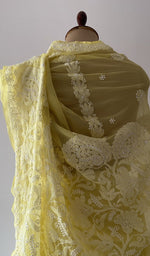 Close on the body of the saree