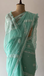 Border along the edge, fine chikankari on border and pallu